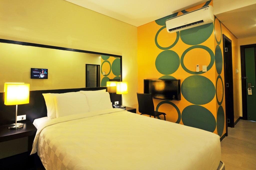 Go Hotels Iloilo Екстериор снимка