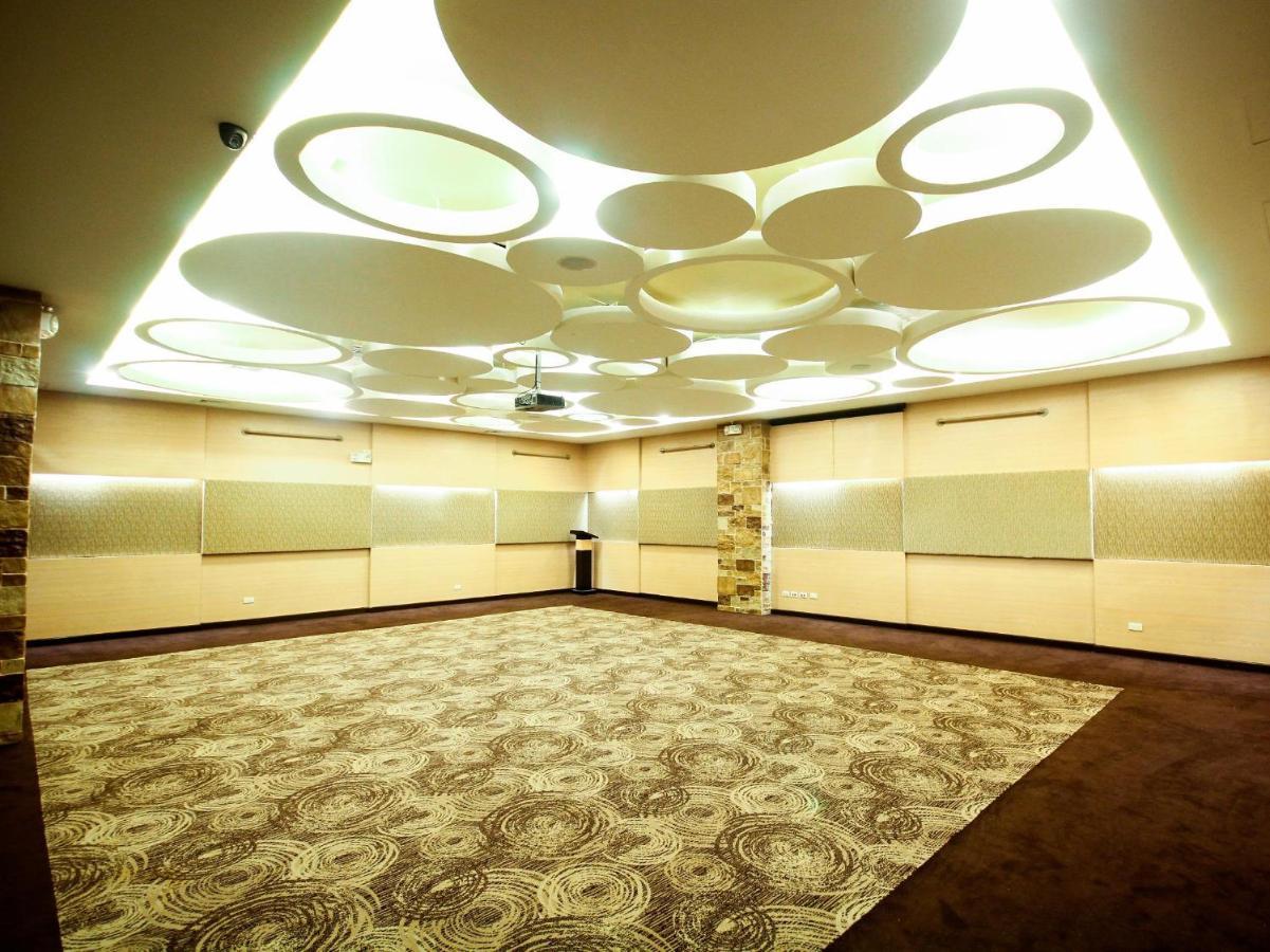 Go Hotels Iloilo Екстериор снимка