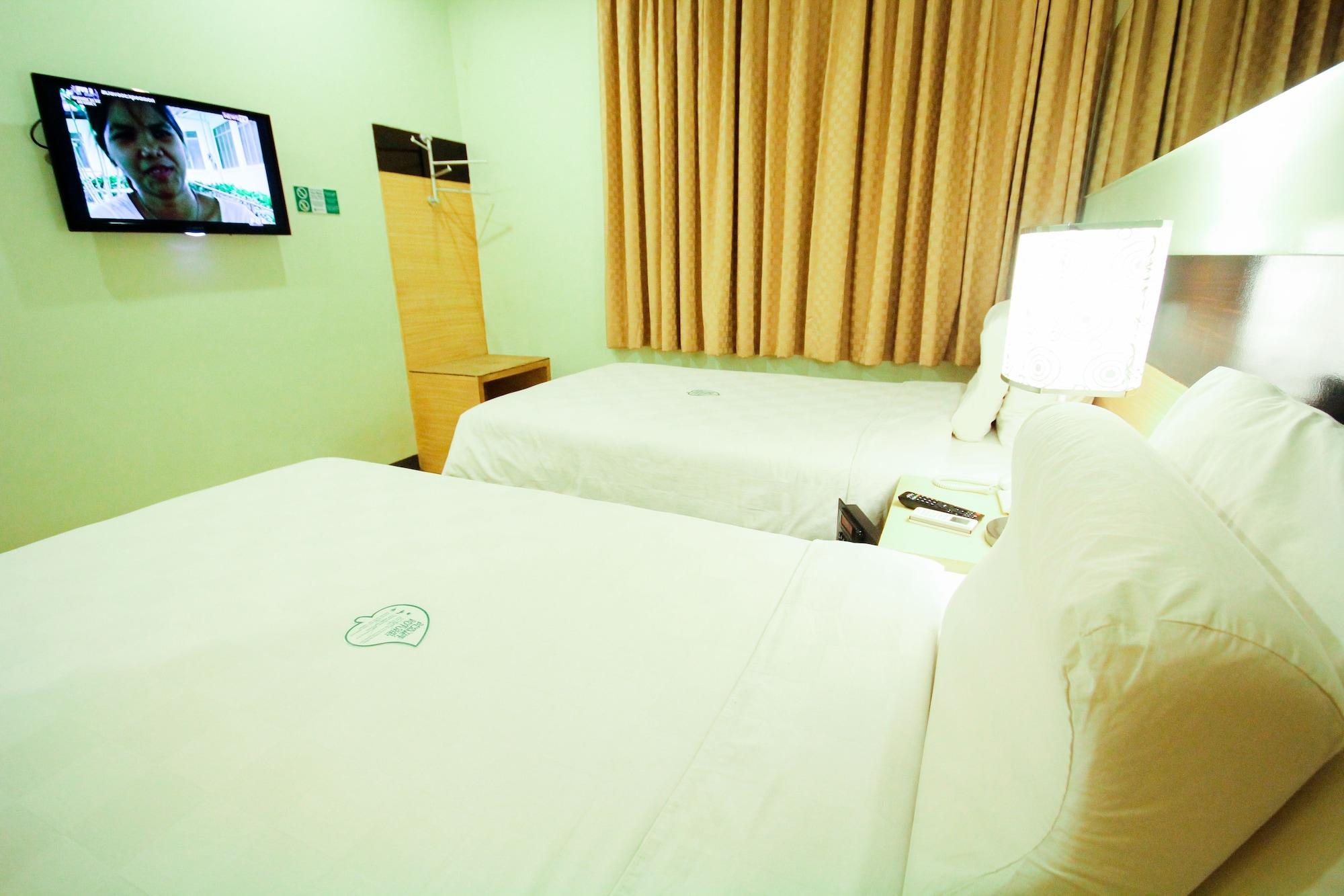 Go Hotels Iloilo Екстериор снимка