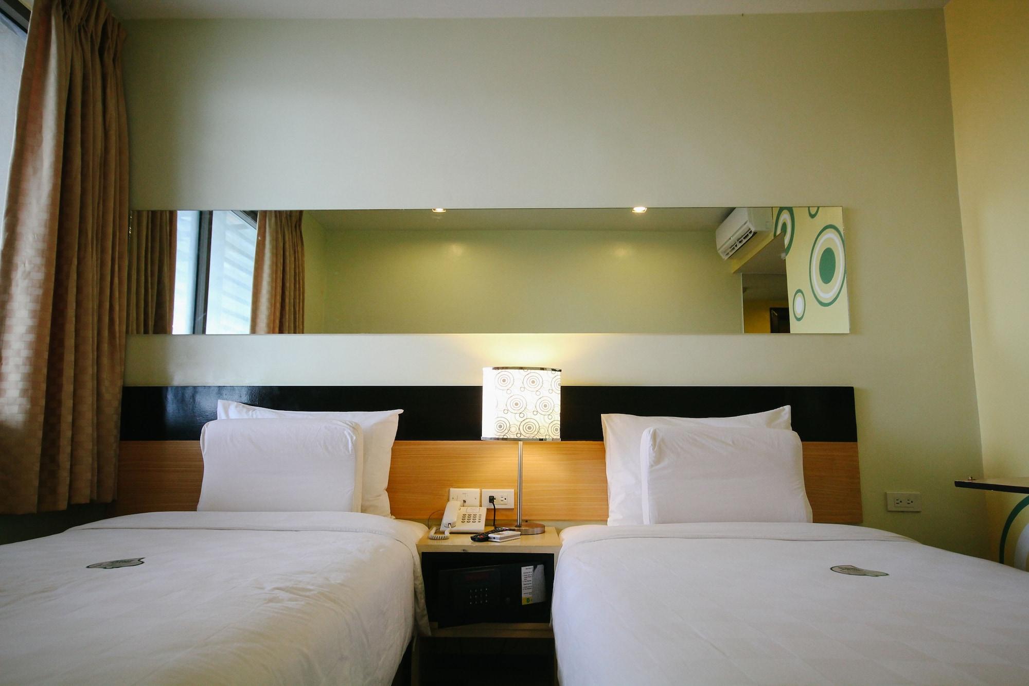 Go Hotels Iloilo Екстериор снимка