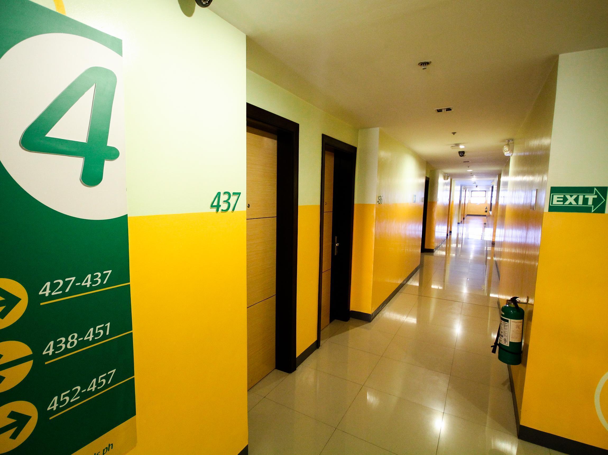 Go Hotels Iloilo Екстериор снимка